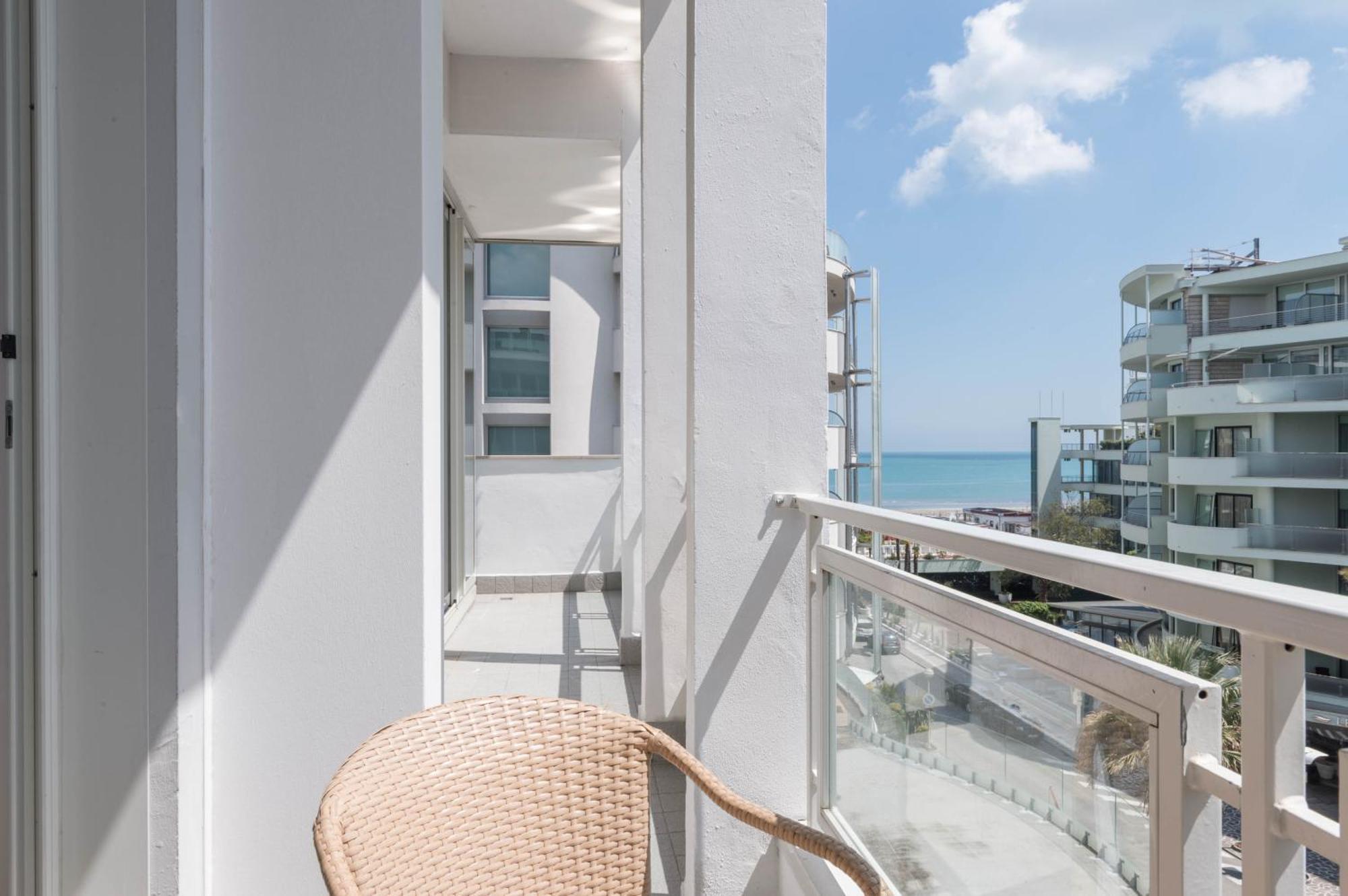 Perla Verde Hotel Milano Marittima Bagian luar foto
