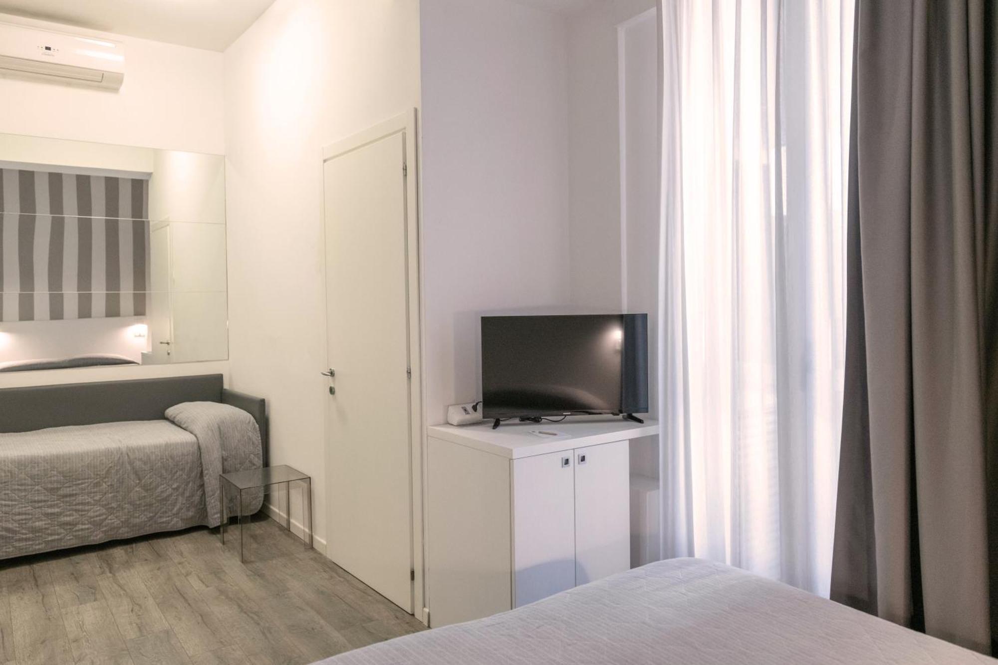 Perla Verde Hotel Milano Marittima Bagian luar foto