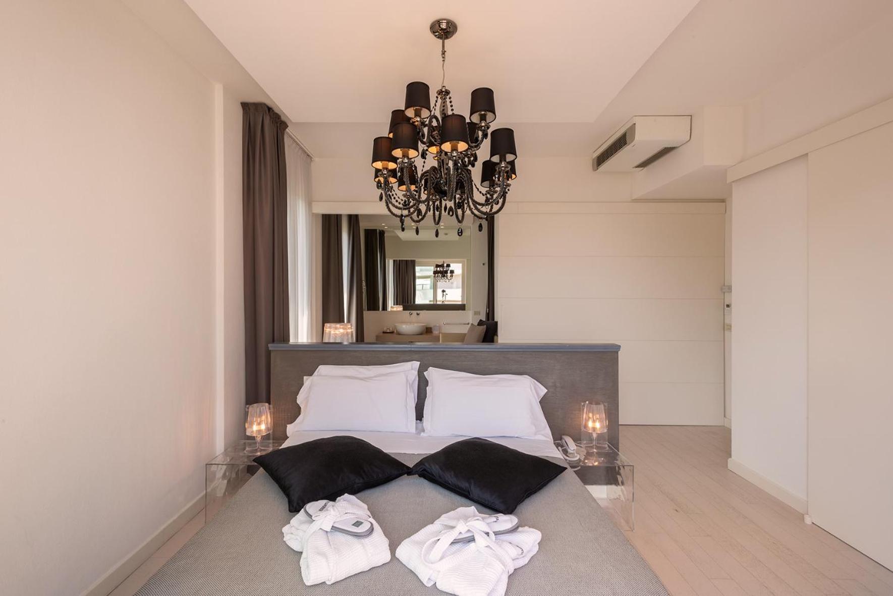 Perla Verde Hotel Milano Marittima Bagian luar foto