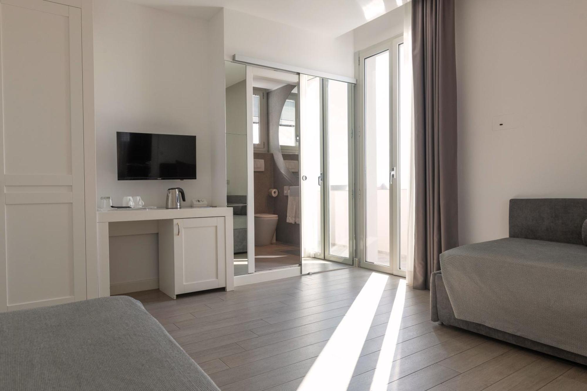 Perla Verde Hotel Milano Marittima Bagian luar foto