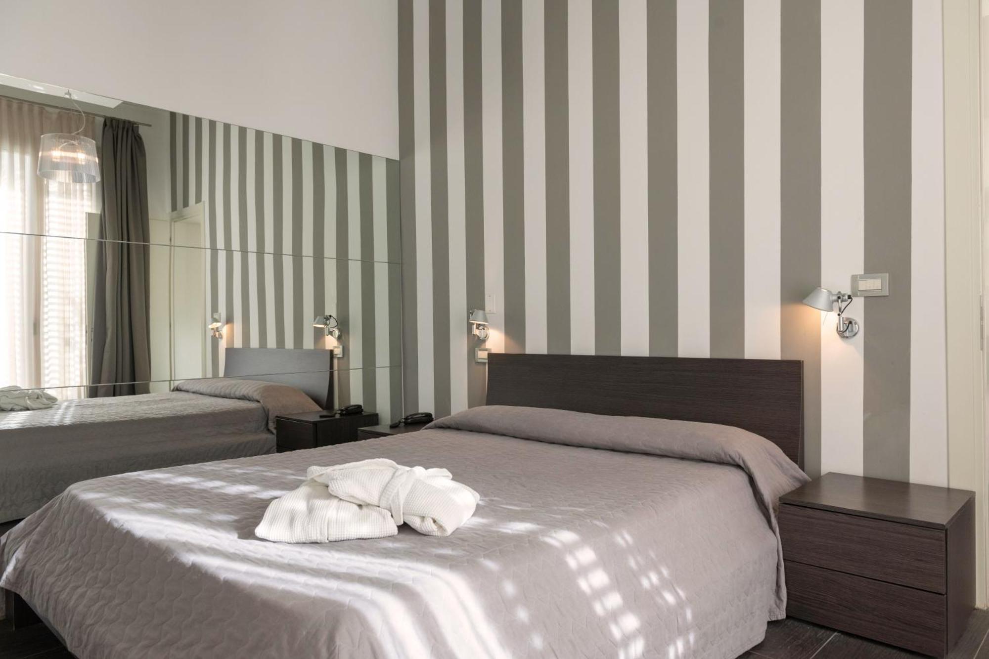 Perla Verde Hotel Milano Marittima Bagian luar foto