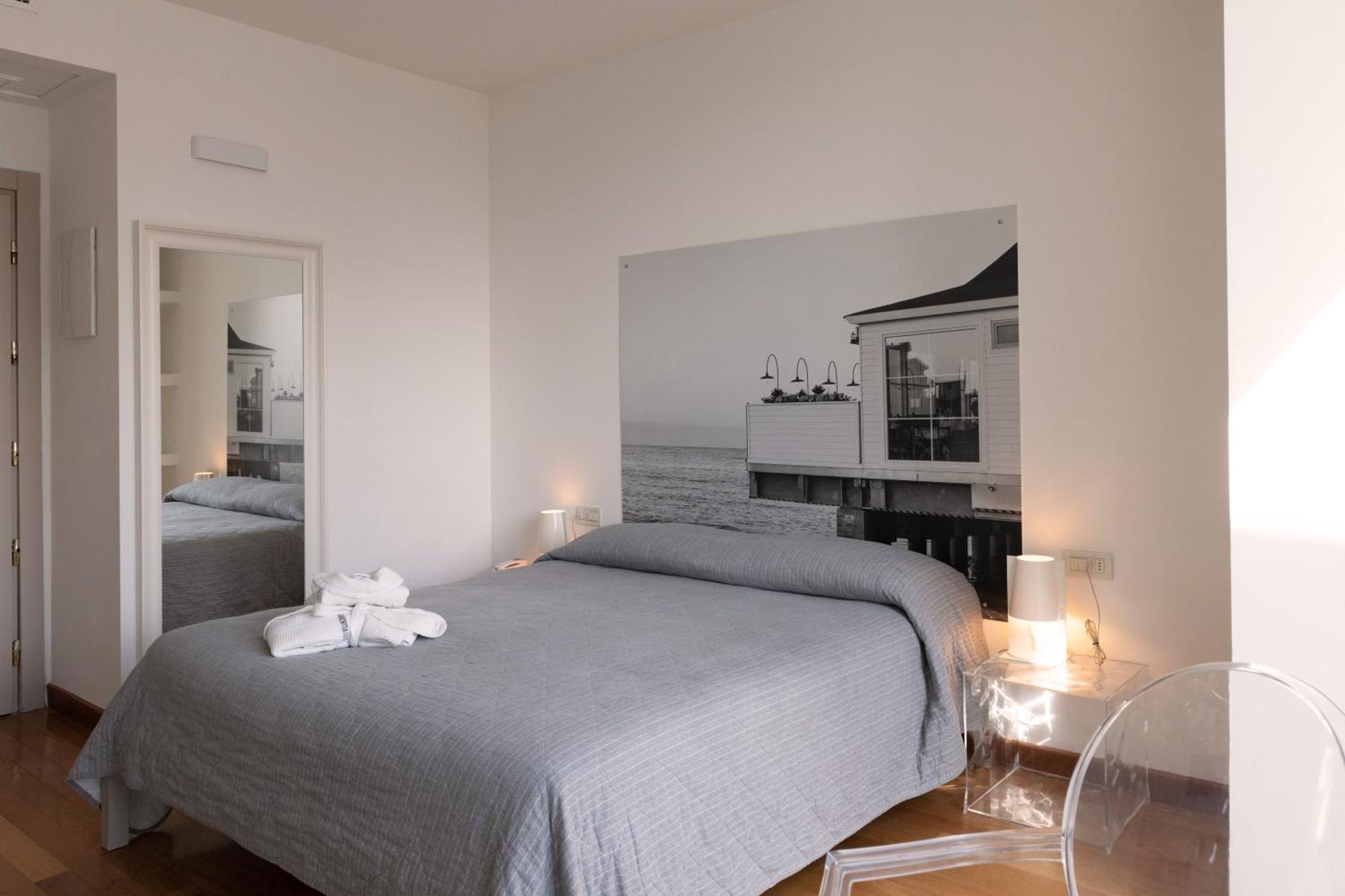 Perla Verde Hotel Milano Marittima Bagian luar foto