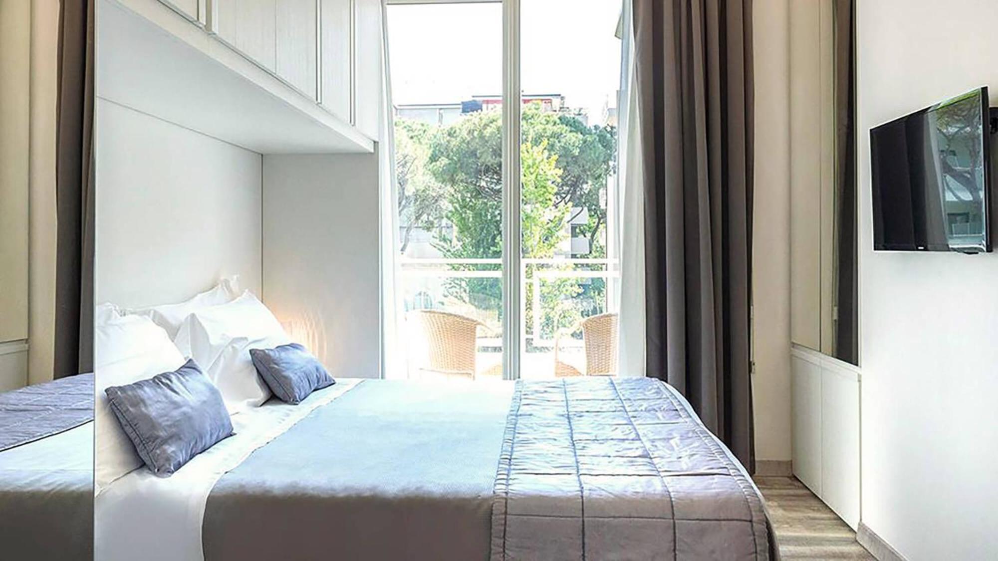 Perla Verde Hotel Milano Marittima Bagian luar foto